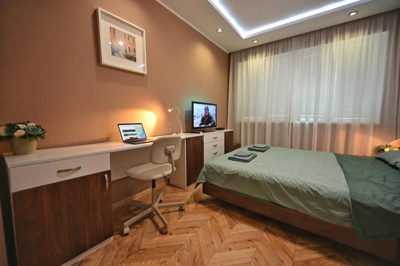 Modern Central 2-Bedroom Apartment With Parking Варна Екстер'єр фото